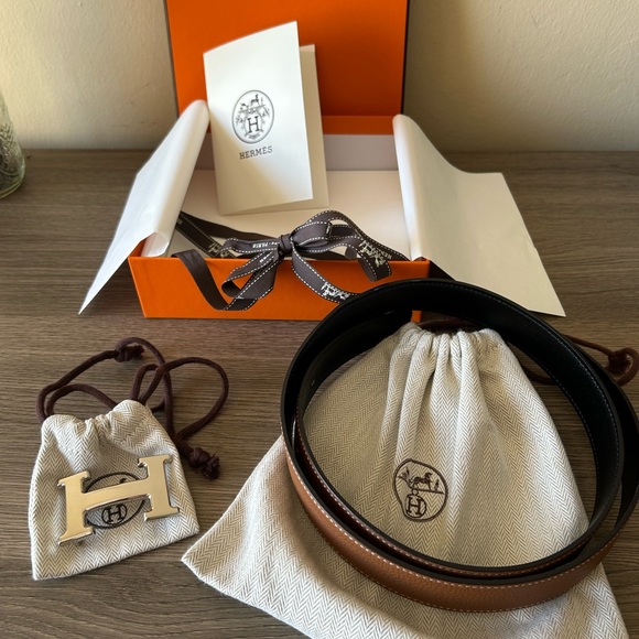 Hermes 32mm Gold and Black Reversible Leather Belt Silver H Buckle, Size 90 - Picture 3 of 17